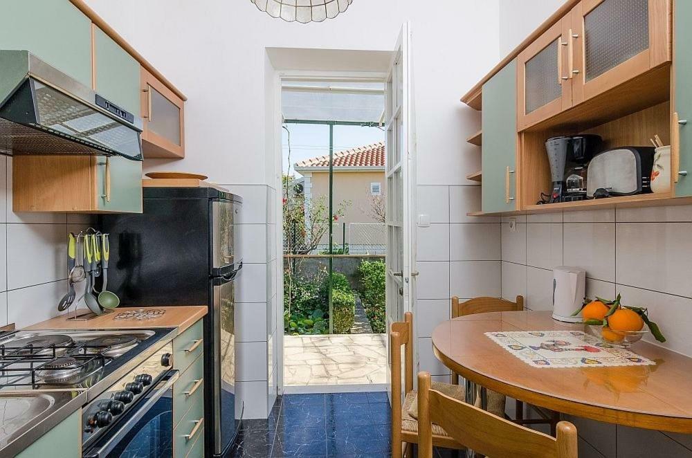 Holiday Home Marko - 70M From Sea Оребич Экстерьер фото