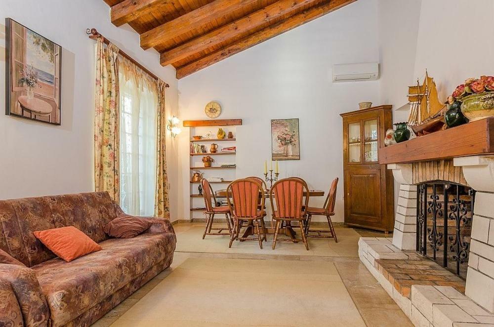 Holiday Home Marko - 70M From Sea Оребич Экстерьер фото