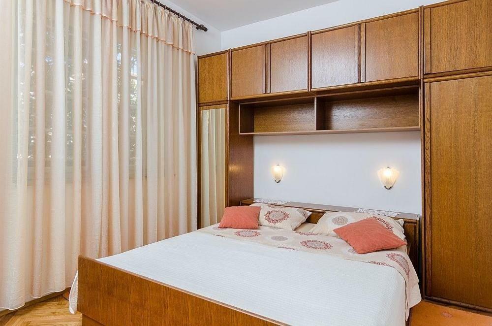 Holiday Home Marko - 70M From Sea Оребич Экстерьер фото